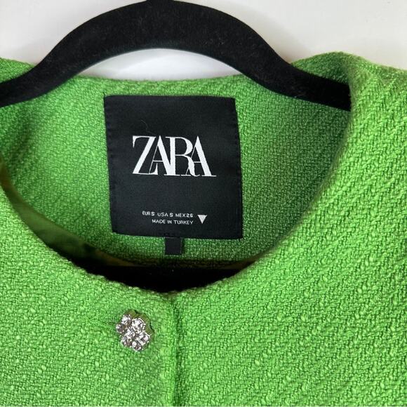 Zara Green Textured Cropped Decorative Button Jacket. - Picture 8 of 9
